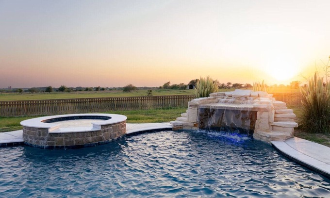 McLennan County Casa | Arcade 5 TVs 2 LR 20min to Baylor 5 Acres