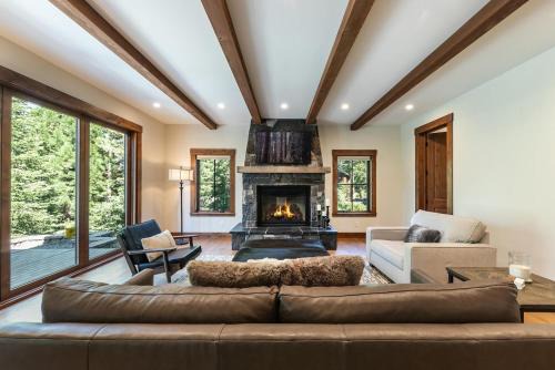Comstock Acres Casa | Arcadia Manor on the West Shore - Newly Built - 5 BR w Wet Bar EV Charger and Air Conditioning