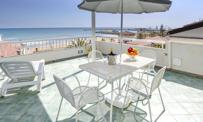 Marina di Ragusa Apartamento | Archimede, apartamento con vista en el centro.