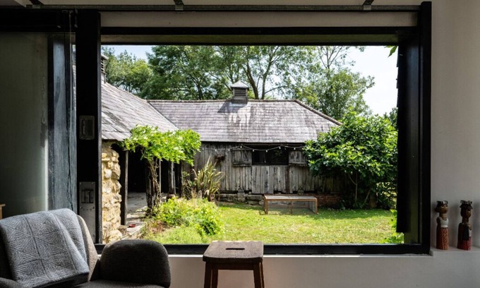 Cranbrook Casa | Architect converted barn in lovely rural setting