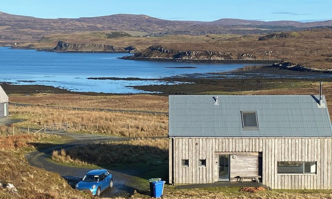 Skinidin Casa | Architect designed eco house with stunning loch and Mountain Views