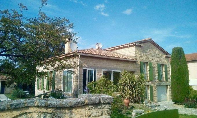 Morieres-les-Avignon Casa | Architect's house in Provence in a quiet area 10 minutes from Avignon