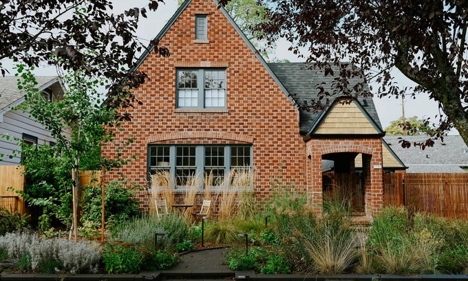 King Casa | Architect's Contemporary Cottage