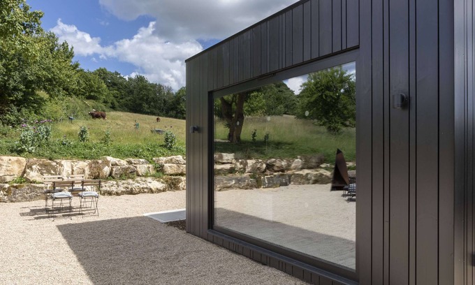 Whittington Cabina | Architectural gem on an acclaimed cotswold farm /2