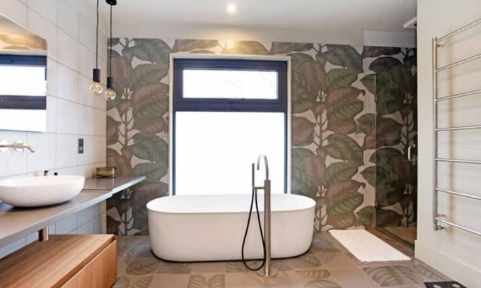 Walton-on-Thames Casa | Architecturally designed home. Heart of Surrey.