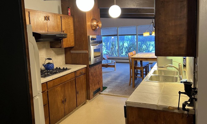 Midtown Anchorage Casa | Arctic Bungalow