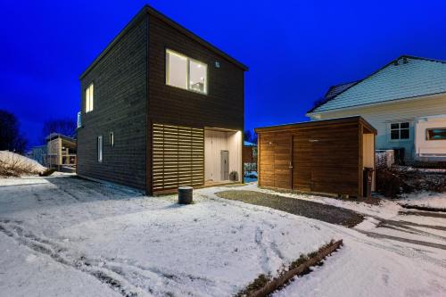 Tromso Villa | Arctic Luxury Villa Tromsø I FREE Parking