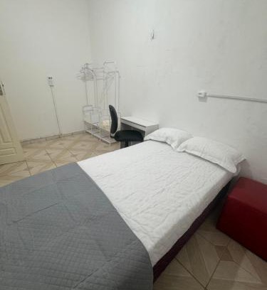 Nazare Casa | Area Nobre, Centro de Belem, Bairro Nazare, wi fi e Central de Ar, Quarto Privativo - Terreo1