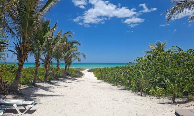 El Cuyo Apartamento | Arena y Mar Beachfront House, El Cuyo by The Spot Rentals