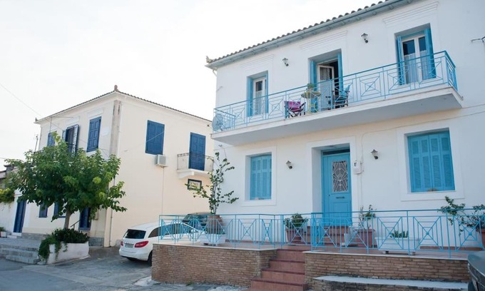 Galaxidi Apartamento | Areti's Captain's House with Private Terrace