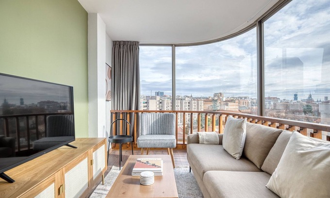 Moncloa - Arguelles Apartamento | Argüelles 2br, nr Madrid Rio & amazing views