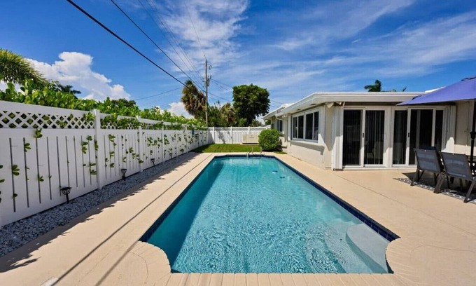Garden Isles Casa | Ariel Beach Cottage Sleeps 11 Heated Pool minutes from BEACH!!!