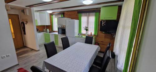 Terme Catez Casa | Arijela - hiška v Čatežu 6-1 - Oaza sprostitve v Termah Čatež