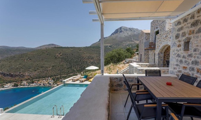 Limeni Casa | ARIS-APEA Villas