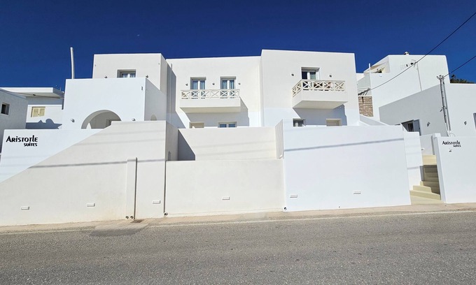 Adamas Apartamento | Aristotle Suites