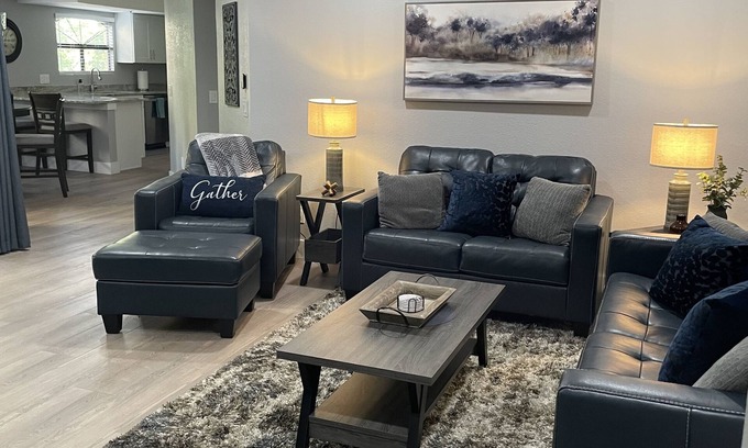Camelback East Condominio | Arizona Biltmore Condo - Close to everything + free WiFi!