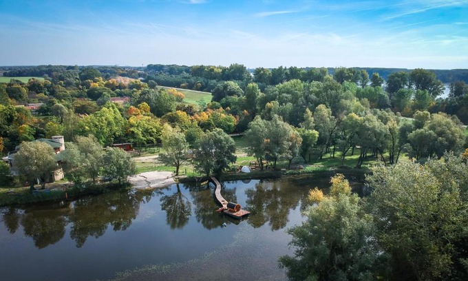 Apatin Otro | ARK Village Liberland
