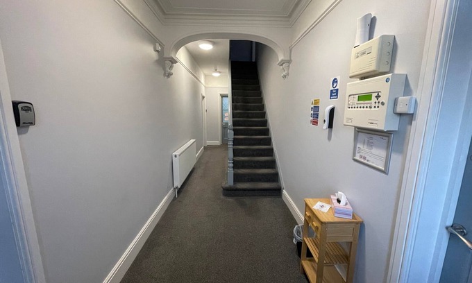 Basingstoke Hotel | Arlan House, Superb Basingstoke Hotel - Room 02