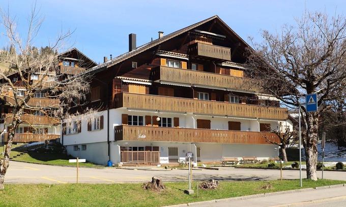Schoenried Apartamento | Arlette Nr. 34 by Interhome