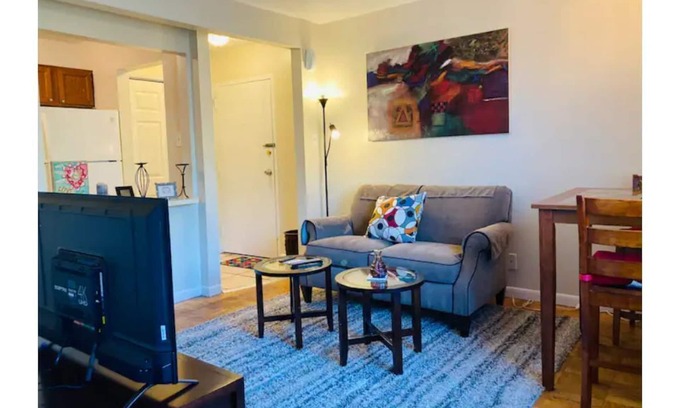 Nauck Apartamento | Arlington Gem-Commuter Delight Quite Neighborhood