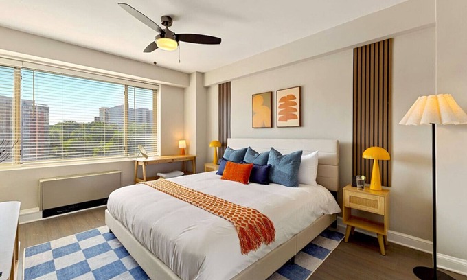 Radnor - Fort Myer Heights Apartamento | Arlington Getaway | Near Trails + Parking + Metro
