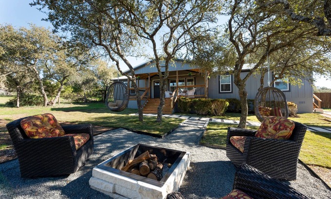 Austin Casa | Arlo Next to Charming and Cozy Hill-Country Haven
