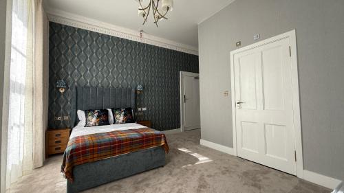 Tollcross Casa | Armadillo Guest House