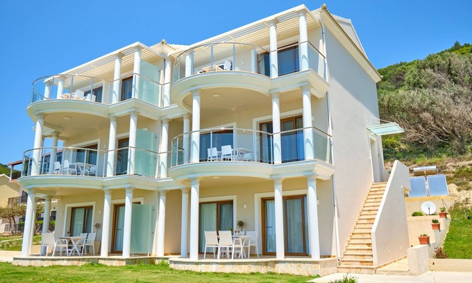 Afionas Apartamento | Armikes Beachfront Suite 3 Afionas Corfu