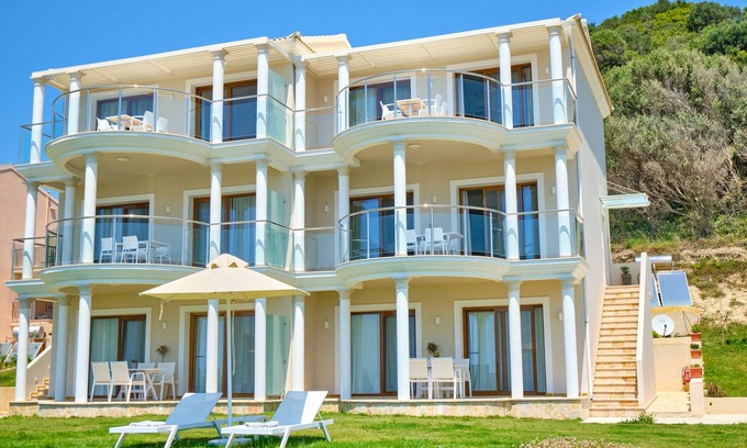 Afionas Apartamento | Armikes Beachfront Suite 4 Afionas Corfu