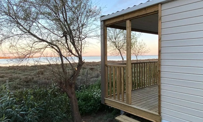 Villeneuve-les-Maguelone Casa | Arnel Campsite ** - Mobile home Loggia Bay - View pond - 2ch - 4 people