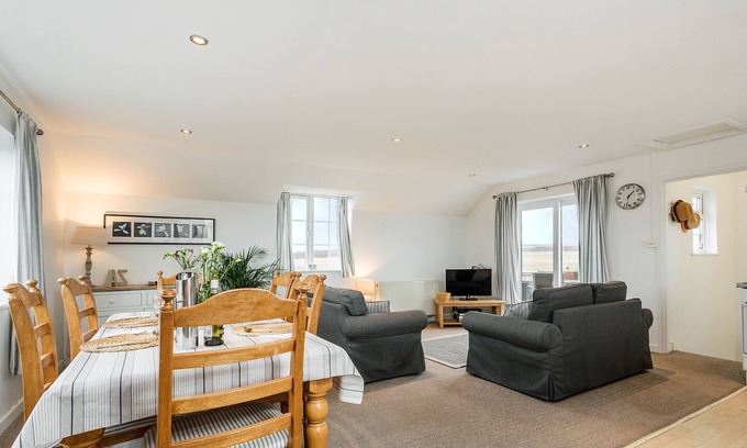 Treyarnon Cabaña | Arnold Cottage is a perfect hideaway for couples, families, or small groups looking to unwind