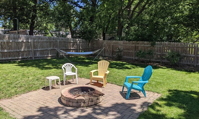Arnolds Park Cabina | Arnolds Park Cabin with kayaks, bikes, and golf cart