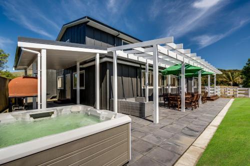 Waimarama Casa | Aroha At 2252 - Waimarama Holiday Home