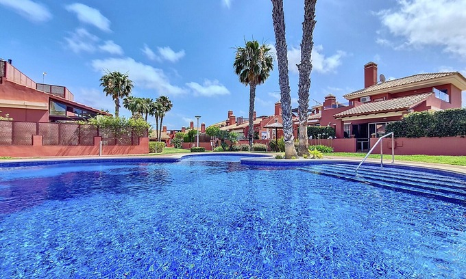 Mar de Cristal Casa | Bungalow, terraza, patio, wifi gratis, piscina comunitaria.