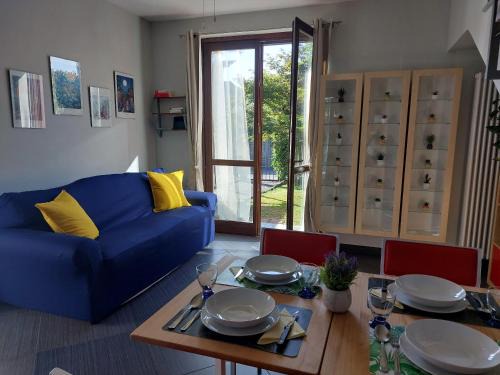 Arona Apartamento | Arona - Lake Maggiore Entire Home - parking