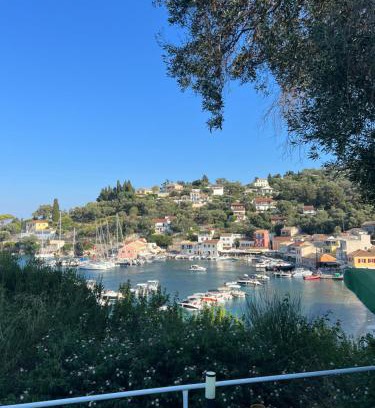 Longos Apartamento | Aronis Spyros Panoramic Seaview Apartments