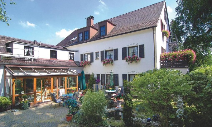 Obermenzing Casa | ARRIVEL Hotel am Bergson - bisher Hotel Neuner