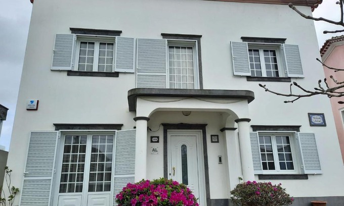 Ponta Delgada Casa | Arrivillage