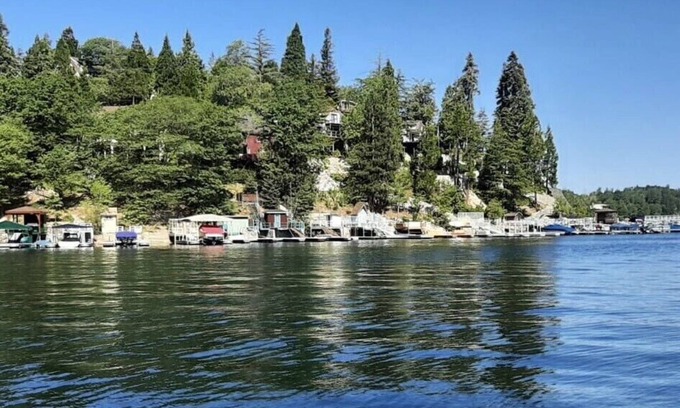 Arrowhead Villas Cabina | ARROWHEAD VILLA WITH LAKE VIEWS