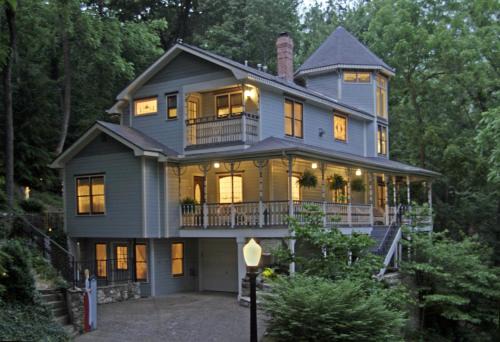 Eureka Springs Historic District Cama Y Desayuno | Arsenic and Old Lace Bed & Breakfast Inn