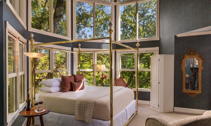 Eureka Springs Historic District Cama Y Desayuno | Arsenic and Old Lace B&B