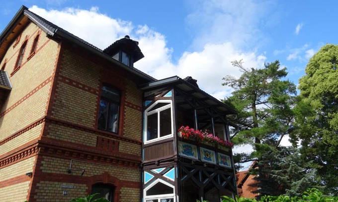 Blankenburg Casa | " ART DDR" eig Bad dir im Zim, 3 OG, Treppensteigen kein Fruehhstück keine Kueche nur Uebernachtung Parkpl, WIFI, Blankenb