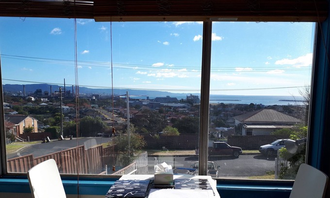 Port Kembla Apartamento | Art Deco unit with great views