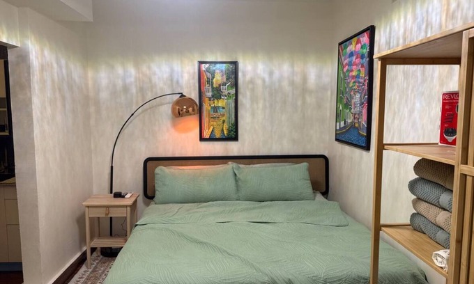 San Juan Apartamento | Art Floral Studio with Kitchen, KING Bed, Washer/Dryer, WIFI in Old San Juan