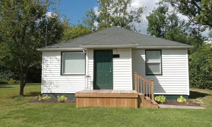 Flint Casa | Art Gallery bungalow