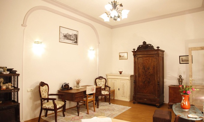 mtatsminda Apartamento | Art House Petunia: ¡tu puerta de entrada a la antigua Tbilisi!