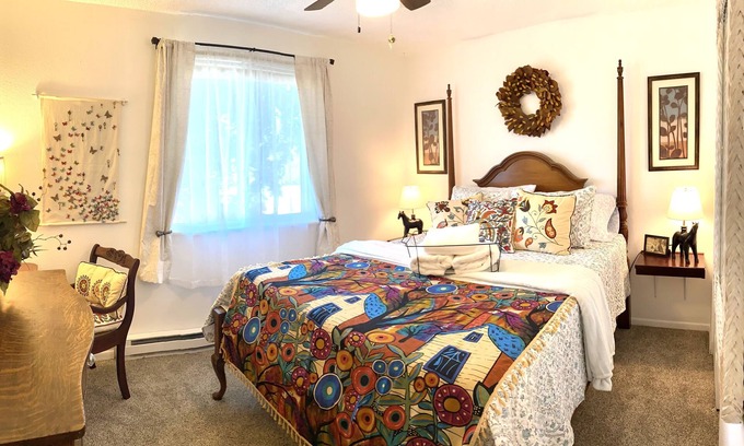 South Perry District Casa | Art House Up—Artsy, Unique, Comfy, Safe, Beautiful