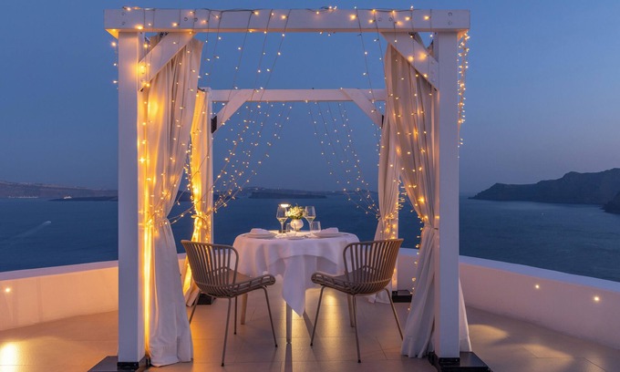 Oia Hotel | Art Maisons Aspaki Exclusive Suites