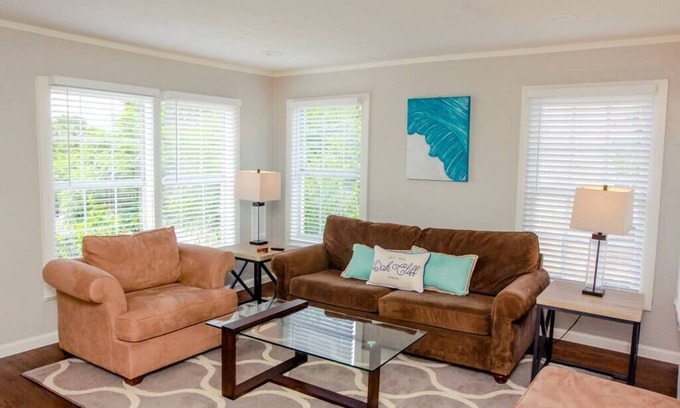 Kessler Apartamento | ART♥ State Fair Suite. Spacious 1 BR apartment