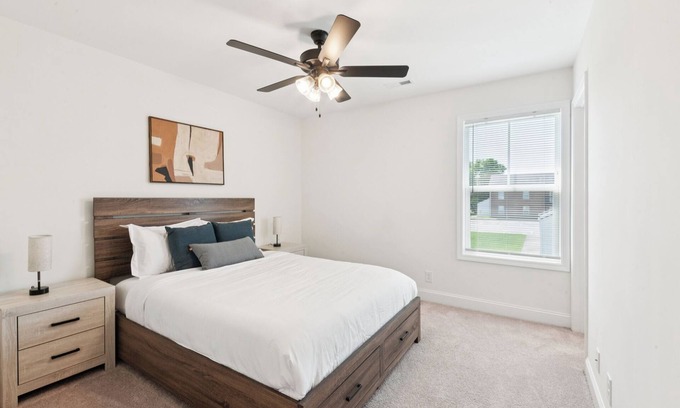 Clarksville Apartamento | Arte Luxury townhomes E2 I Comfy 2 Bed 2.5 Bath